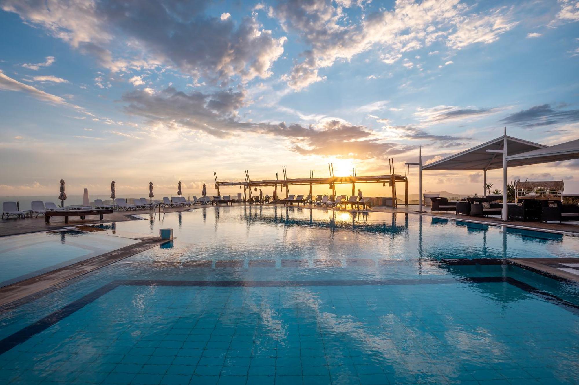 Orizontes Hotel Santorini 피르고스 외부 사진